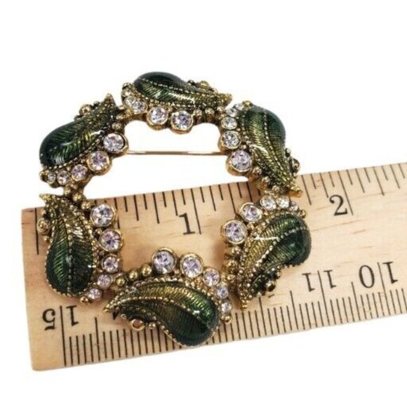 Vintage Monet Green Wreath Brooch Rhinestone  Enamel Paisley Circle Gold Tone - Picture 9 of 9